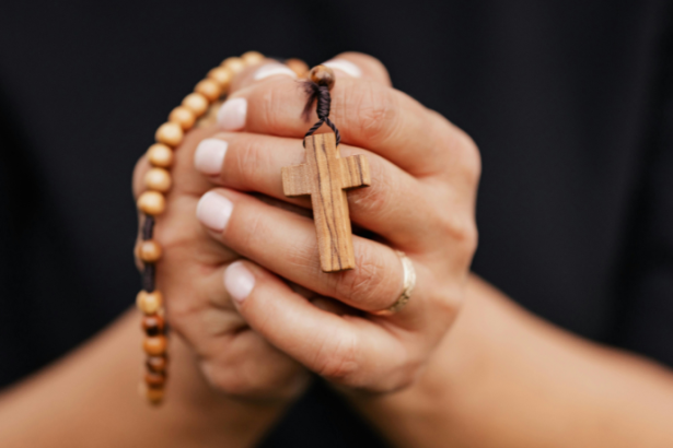 Fé e ciência se unem para desvendar mitos e revelar a harmonia entre razão e espiritualidade na Igreja Católica, em análise de Jose Eduardo De Oliveira e Silva.