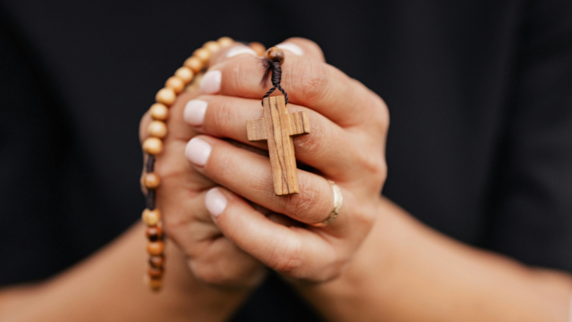 Fé e ciência se unem para desvendar mitos e revelar a harmonia entre razão e espiritualidade na Igreja Católica, em análise de Jose Eduardo De Oliveira e Silva.
