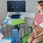 Dra. Thaline Neves Coutinho destaca como o diagnóstico por imagem é essencial para identificar doenças ainda em estágios iniciais.