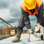 Descubra como priorizar soluções técnicas eficientes em obras com prazos curtos sem comprometer a qualidade, com a visão de Valderci Malagosini Machado.