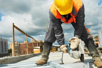 Descubra como priorizar soluções técnicas eficientes em obras com prazos curtos sem comprometer a qualidade, com a visão de Valderci Malagosini Machado.