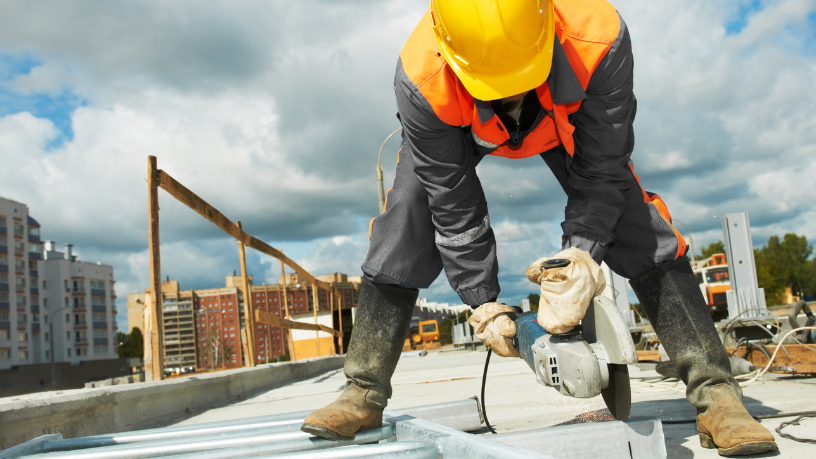 Descubra como priorizar soluções técnicas eficientes em obras com prazos curtos sem comprometer a qualidade, com a visão de Valderci Malagosini Machado.