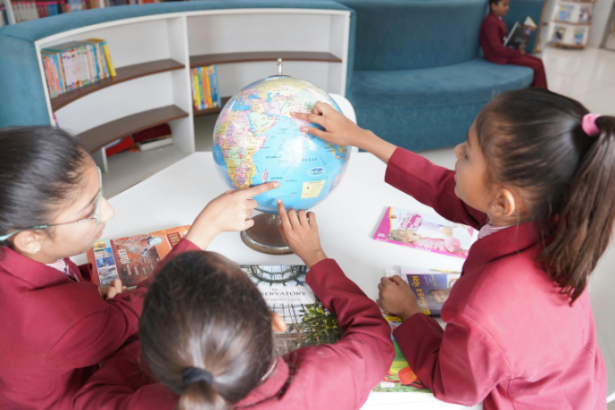 O monitoramento climático escolar estimula a leitura e interpretação de dados de forma prática, como destaca Gustavo Adolfo Morceli Rodrigues.