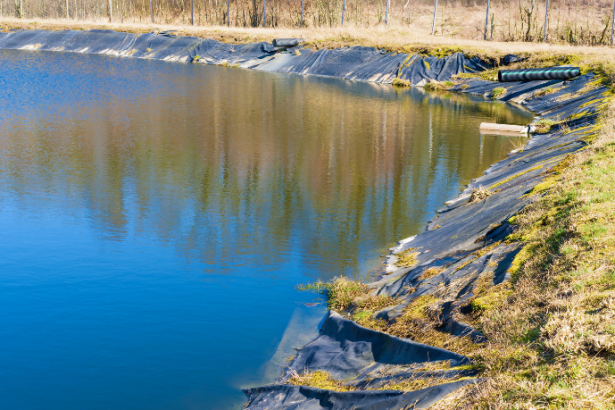 Felipe Schroeder dos Anjos explica neste artigo o que é o chorume, como ele se forma nos aterros sanitários e quais são os principais métodos utilizados para seu tratamento.